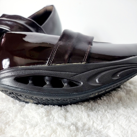 RYN Womens Size 7.5 Burgundy Wine Patent Leather Mary Jane Rocking Shoes - Picture 5 of 7